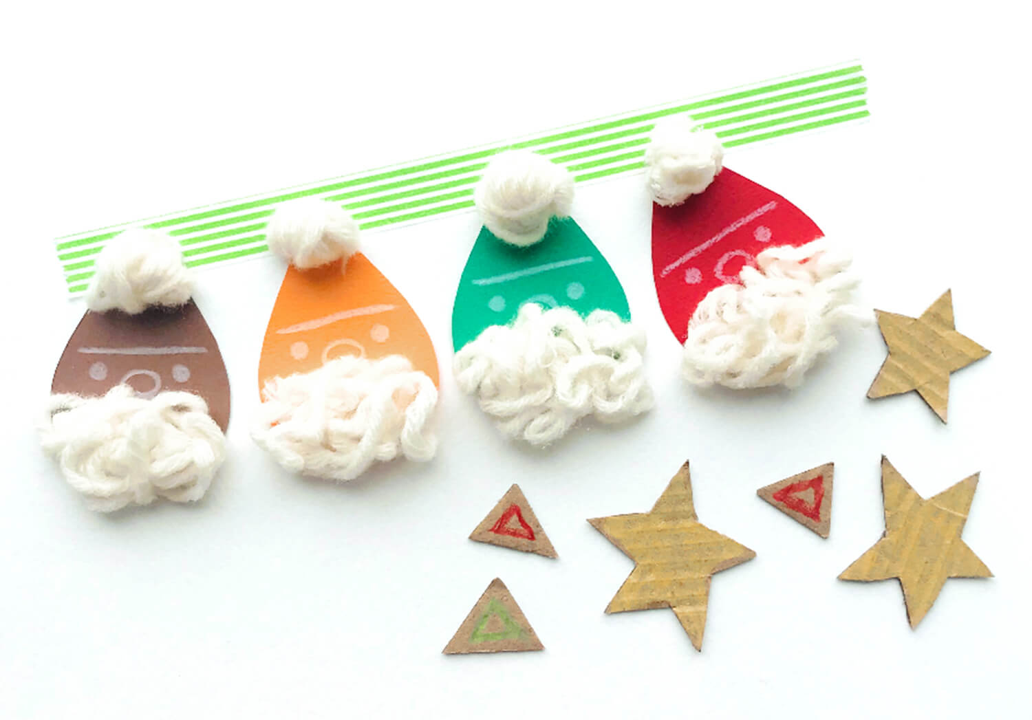 保育　毛糸サンタ