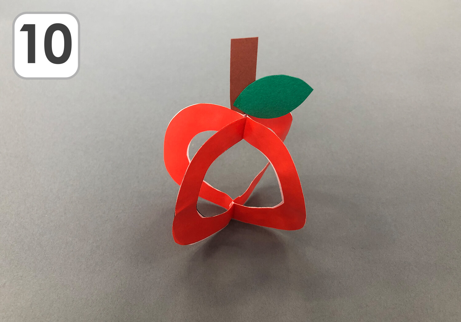 製作アイデアー 立体的なりんごの作り方 Lalaほいく ららほいく