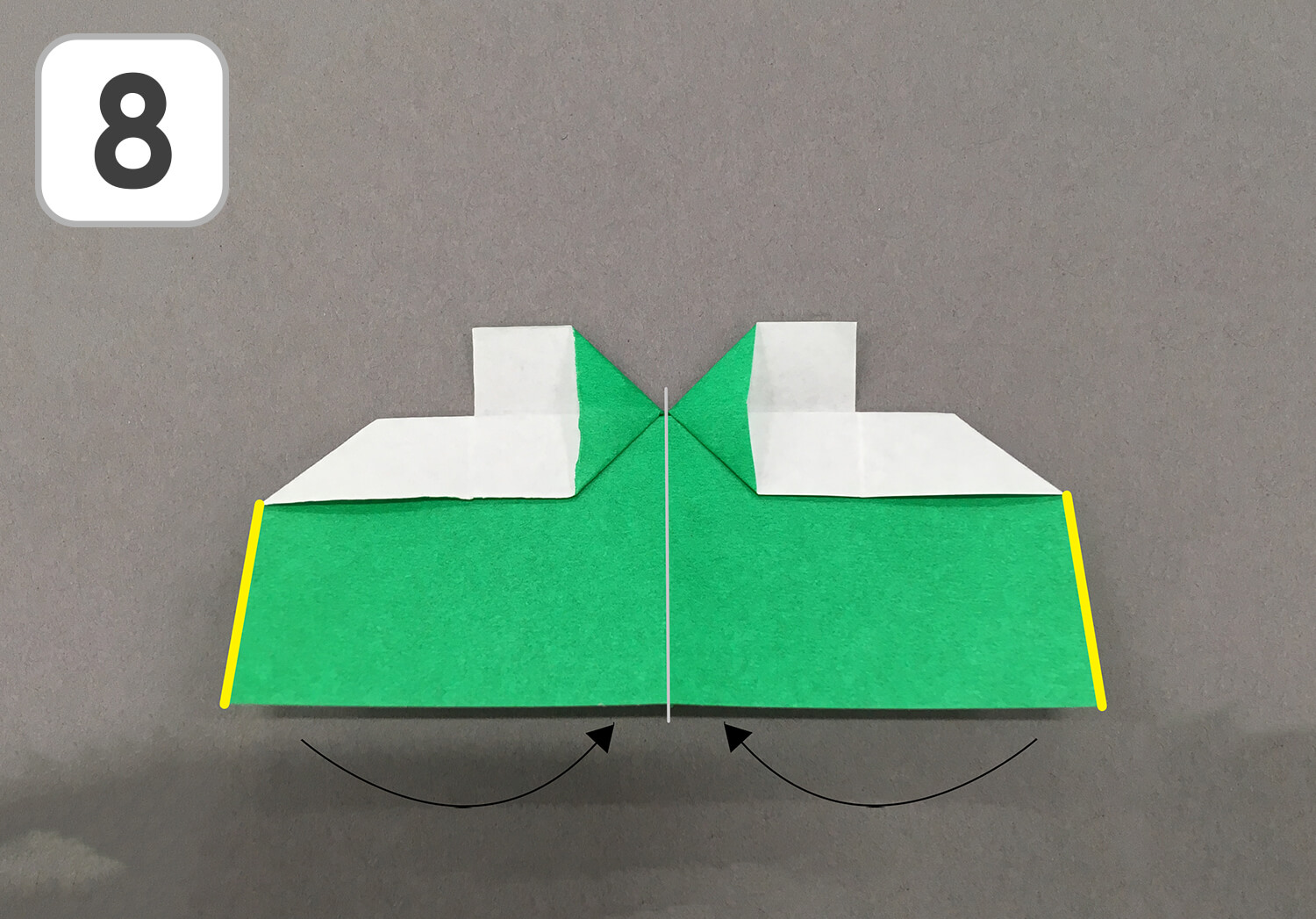 簡単 折り紙で四つ葉のクローバーを作ろう 1枚と4枚の折り方 Lalaほいく ららほいく