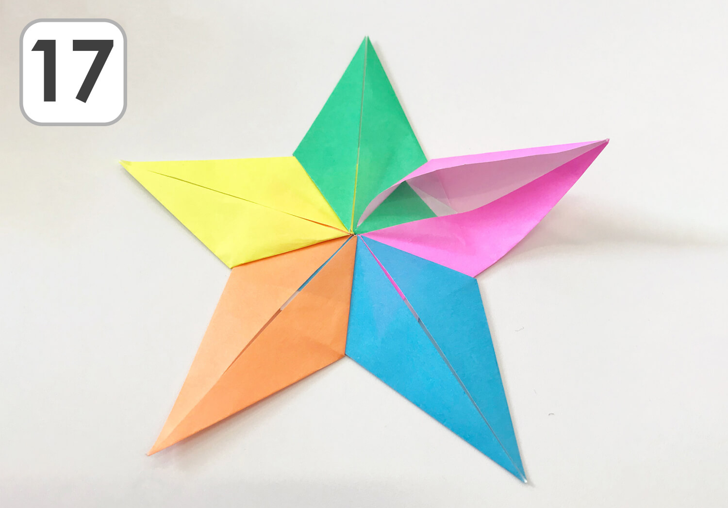 超簡単 折り紙で作る星のアイデアまとめ Lalaほいく ららほいく