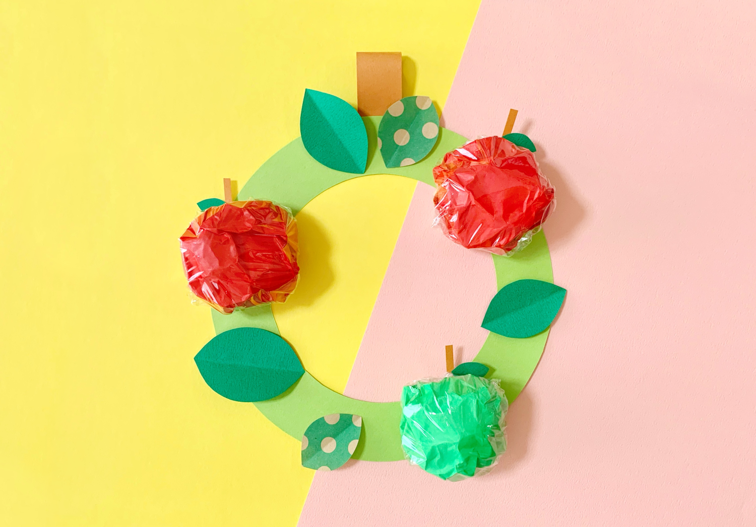 立体リンゴのリースの製作