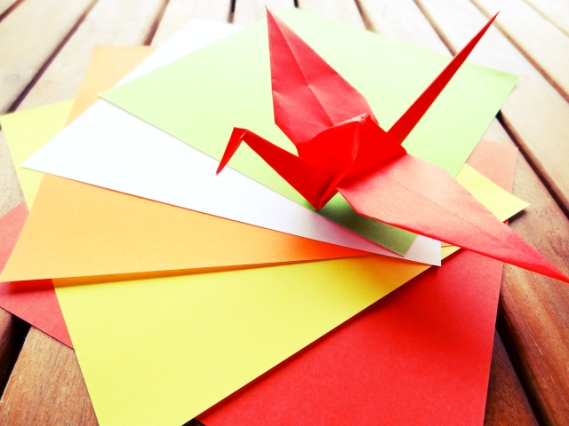 折り紙と折り鶴
